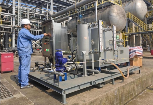 Floating Oil Collector for CNPC